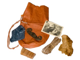 Traditional Firelighting Kit & Leather Pouch